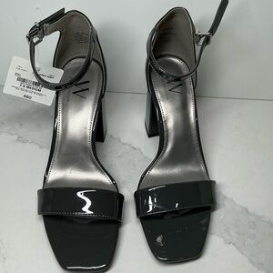 Women's  Becklyn Heeled Sandals 
7.5 M Worthington Pre-owned